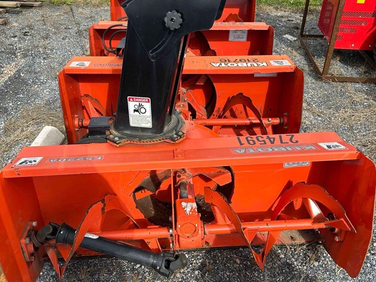kubota-f5220a-pto-driven-snow-blower-image-2