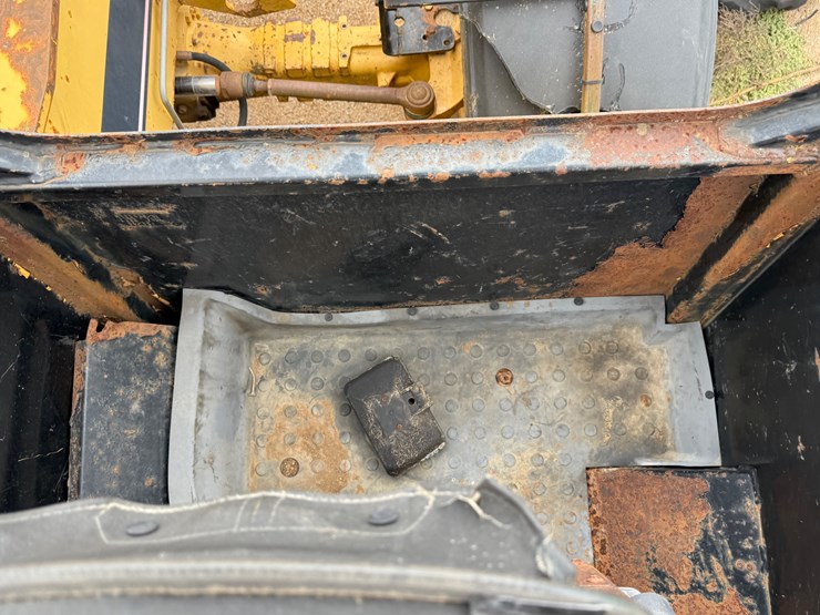 caterpillar-th63-image-35