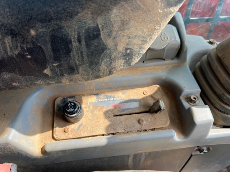 2017-kubota-svl75-2-image-34