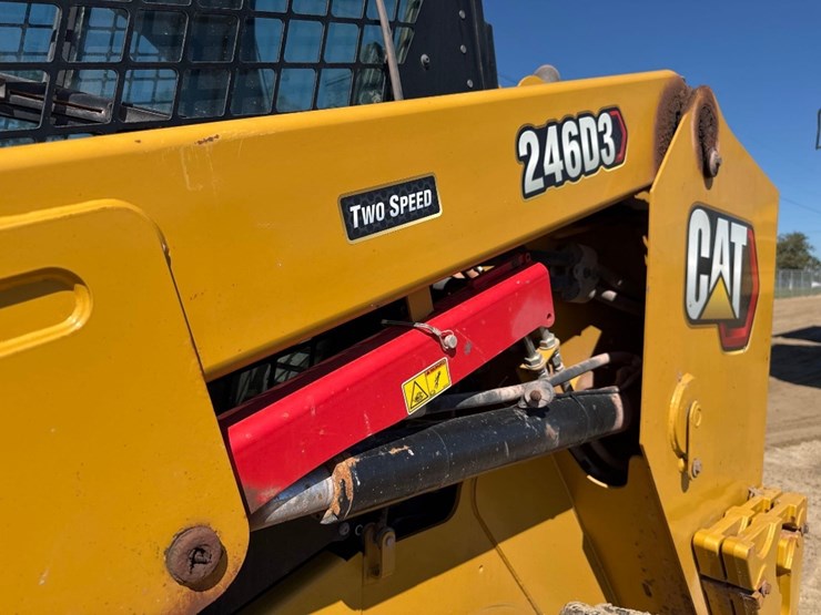 2022-caterpillar-246d3-image-19
