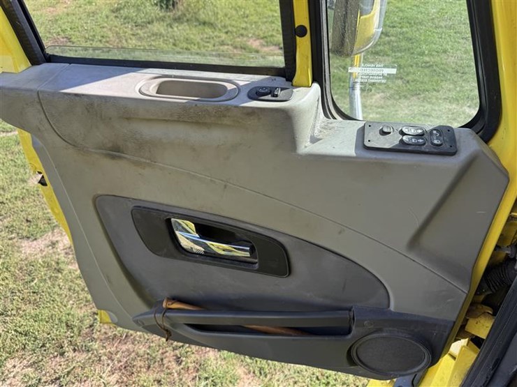 2012-international-prostar-image-25