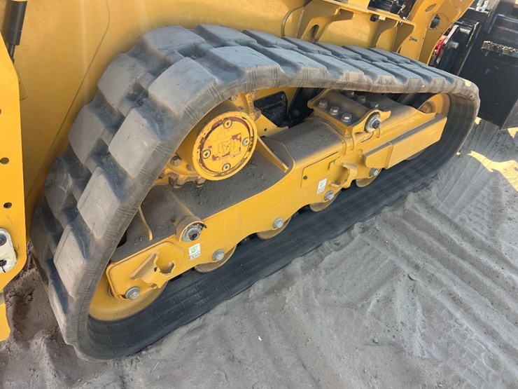 2024-caterpillar-255-skid-steer-image-21