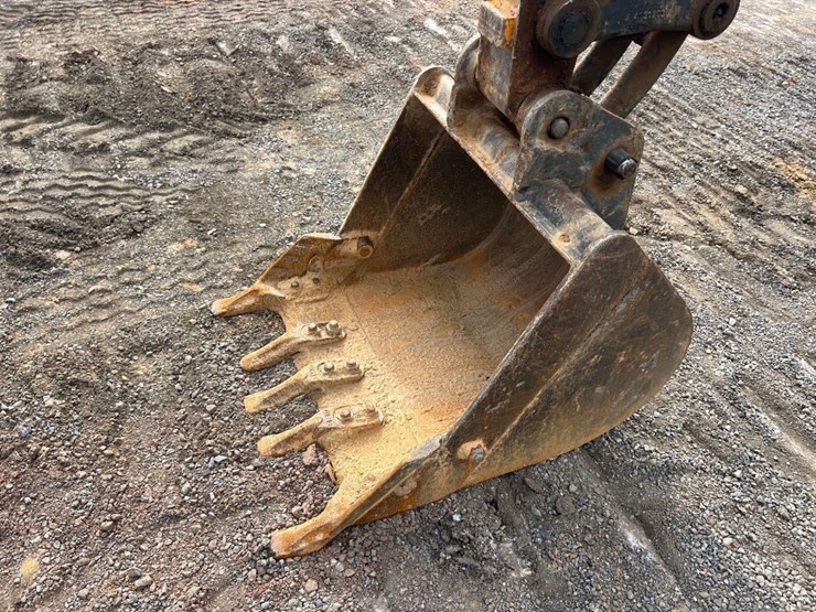 jcb-8035-zts-image-10