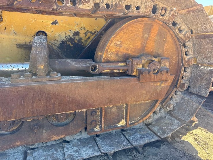 2006-deere-650j-xlt-image-15