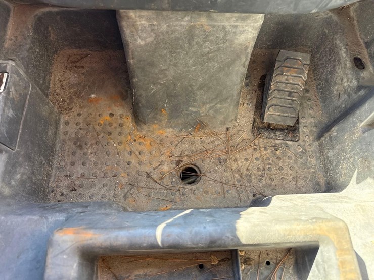 2023-deere-325g-image-29