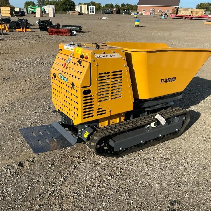 #1260 • Unused FUTURE FTX1200 Tracked Mud buggy Concrete Buggy