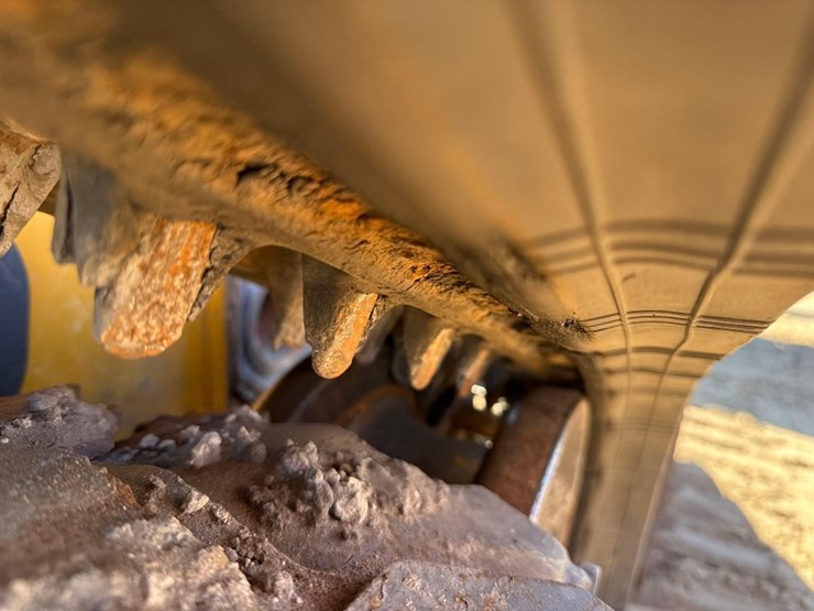 2023-deere-325g-image-15