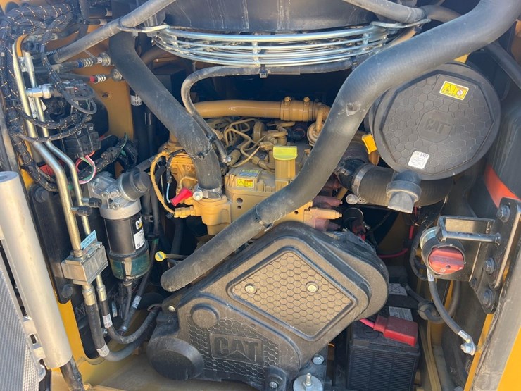 2024-caterpillar-255-skid-steer-image-19