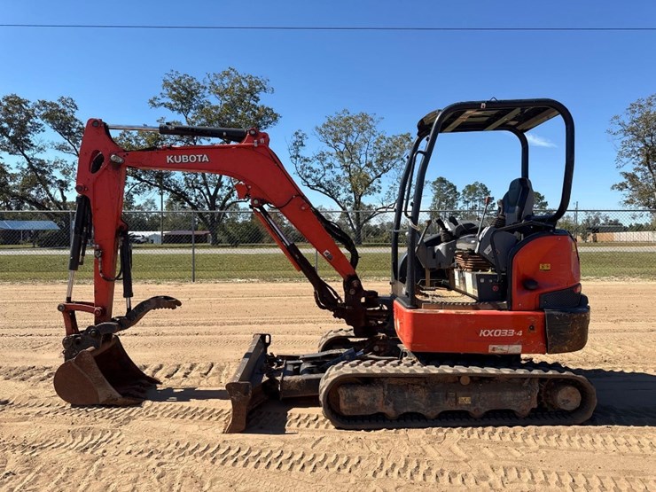 2020-kubota-kx033-4-image-1
