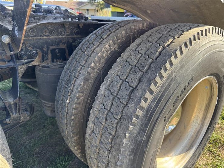 2012-international-prostar-image-43