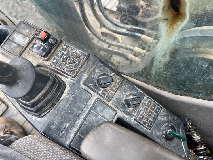 2017-volvo-ec160el-image-39