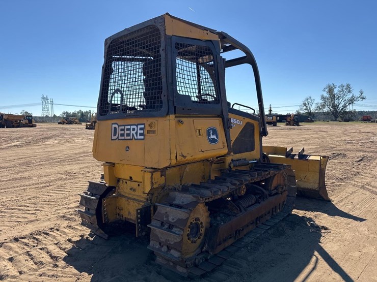 2006-deere-650j-xlt-image-4