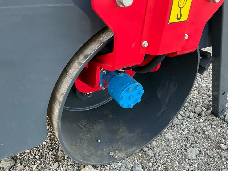 #1250-•-unused-future-ft1000-ride-on-roller-image-19