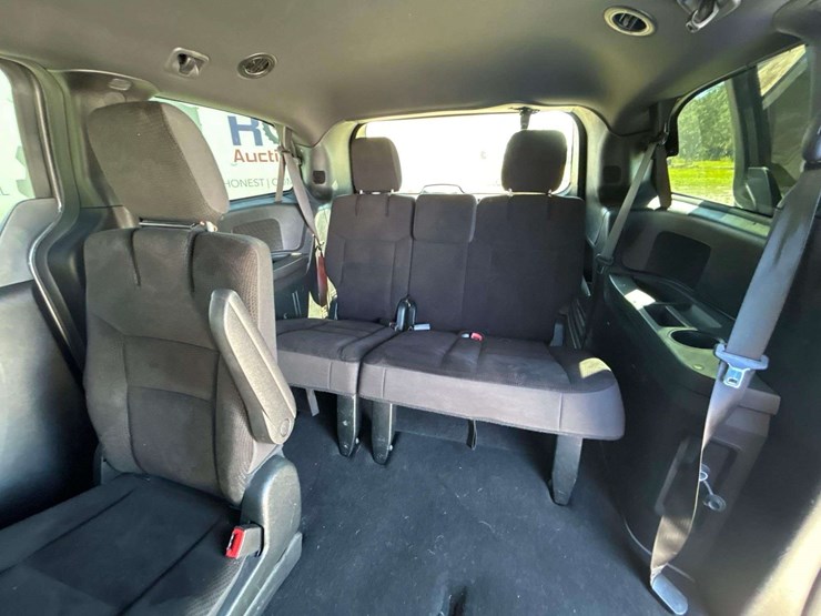 2018-dodge-grand-caravan-se-image-21