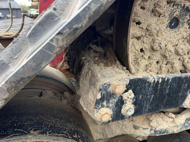 2019-case-ih-580s-quad-trac-tractor-image-21