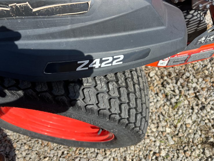 2022-kubota-z422-54-zero-turn-mower-image-4