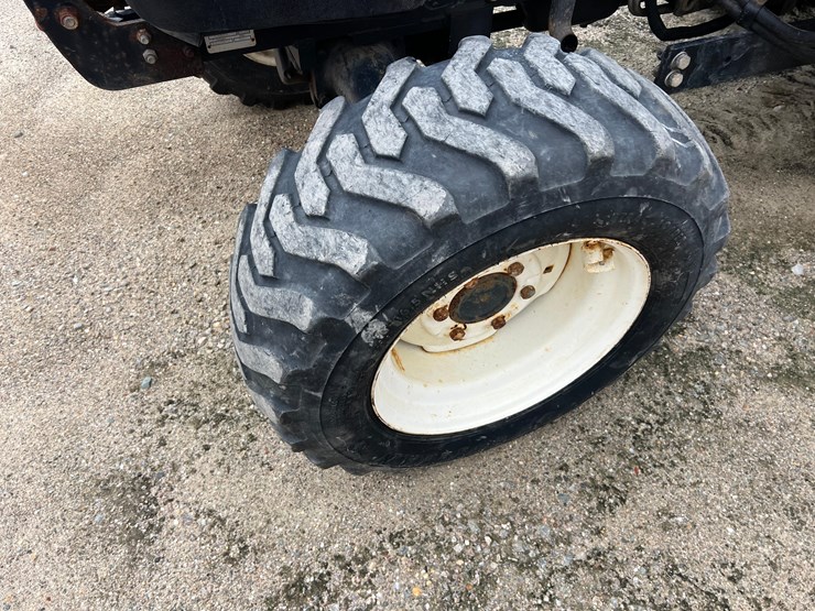 2012-new-holland-boomer-3045-image-11