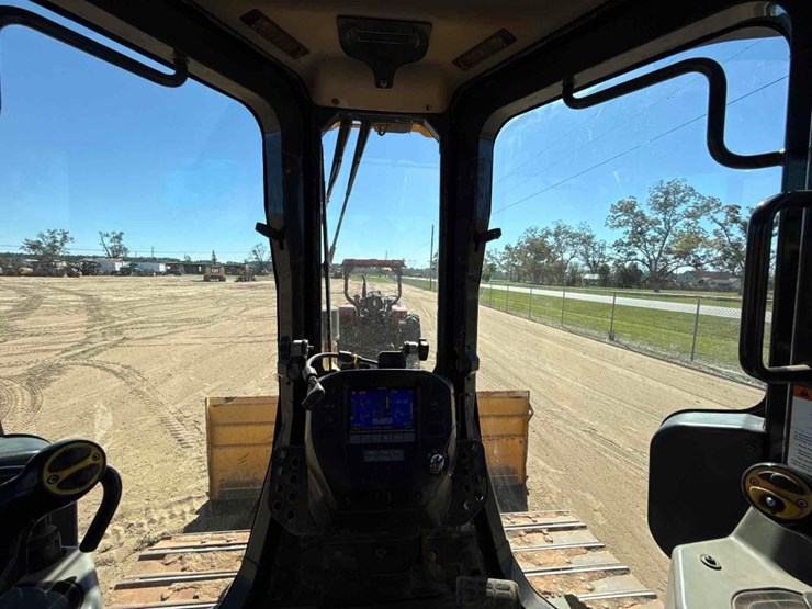 komatsu-d51pxi-24-image-26