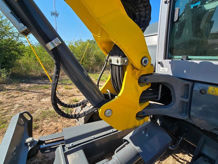 2025-wacker-neuson-ez50-zero-tail-excavator-extremely-low-hours-image-23