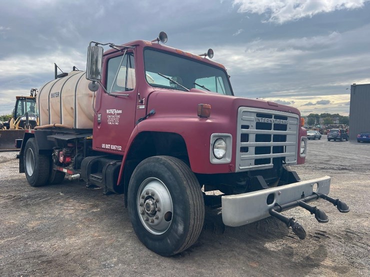 1983-international-s-series-water-truck-image-7