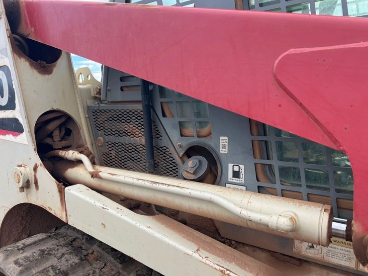 2013-takeuchi-tl10-image-11