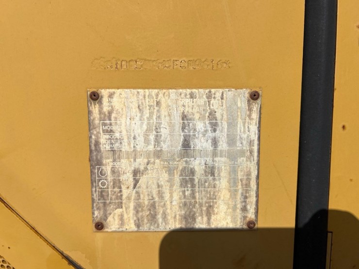 2003-caterpillar-d3g-xl-image-31