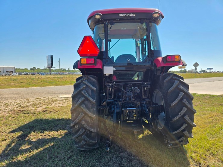 2025-mahindra-6075-image-9