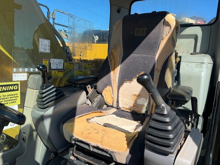 2016-caterpillar-336fl-image-34