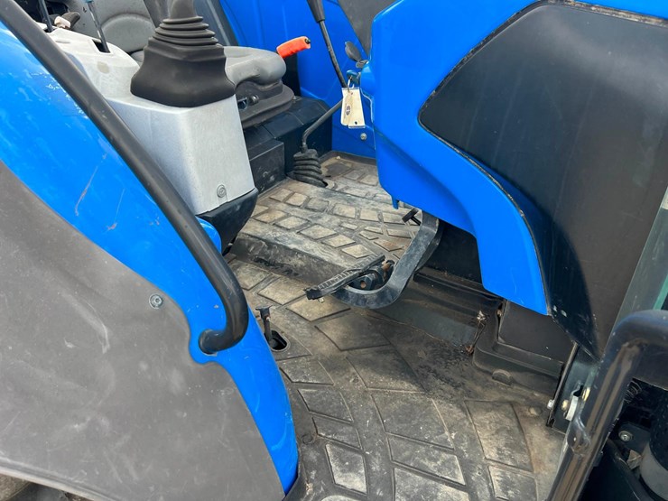 2019-new-holland-workmaster-95-image-11