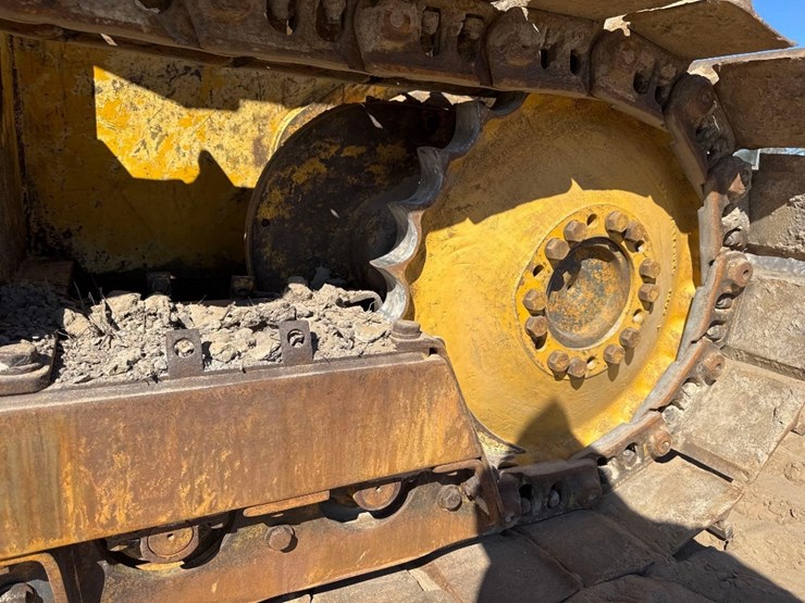 2006-deere-650j-xlt-image-10