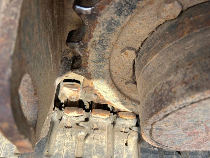 2013-takeuchi-tb235-image-23