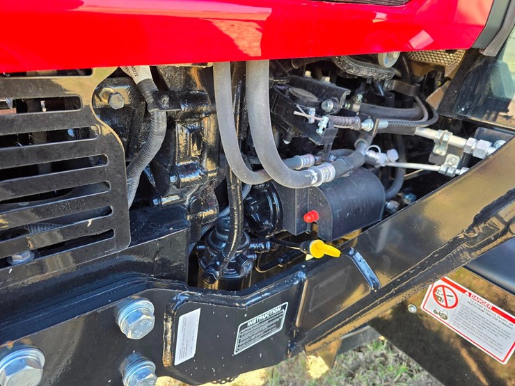 2025-mahindra-6075-image-30