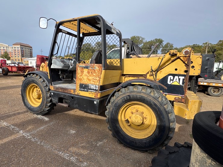 caterpillar-th63-image-3