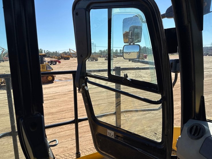 2019-caterpillar-740-gc-image-25