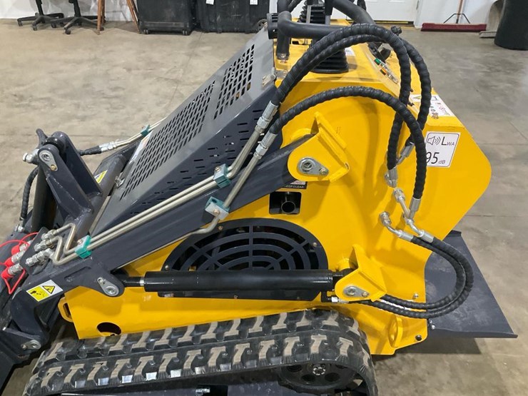 #1000-•-new-landhero-mini-skid-steer-image-9