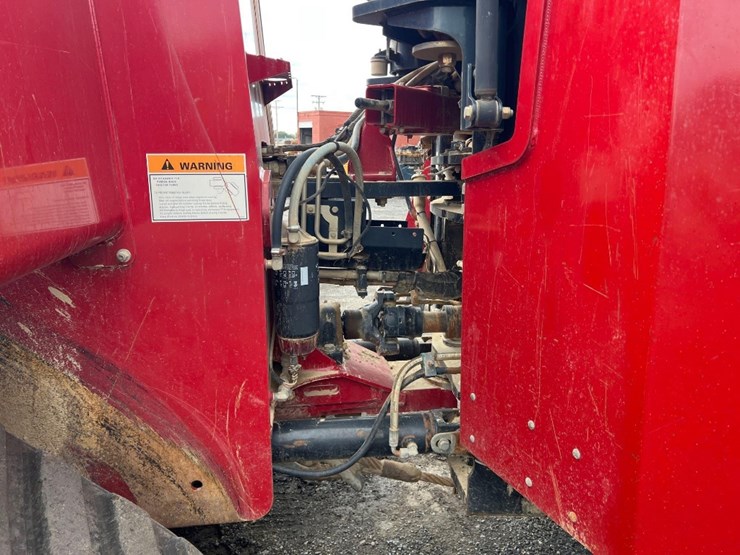 2019-case-ih-580s-quad-trac-tractor-image-23