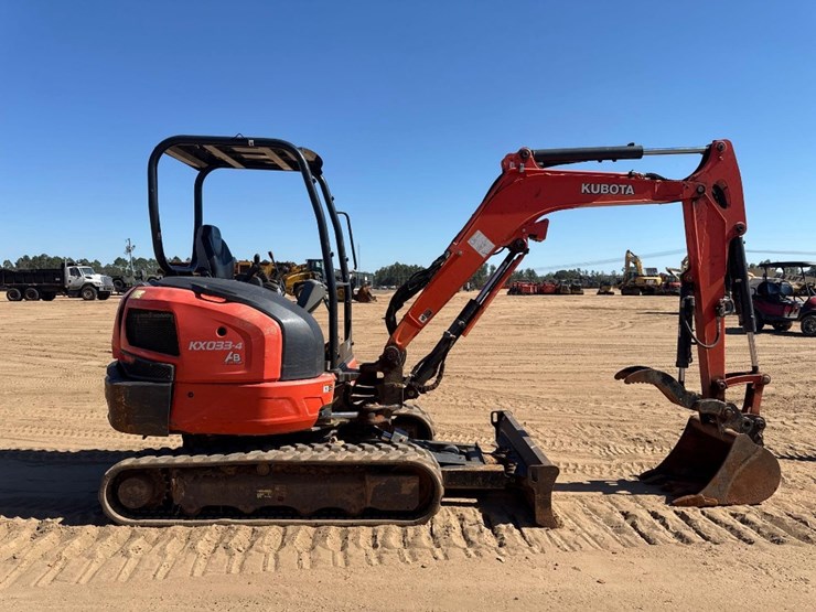 2020-kubota-kx033-4-image-4