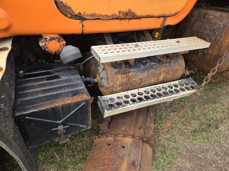 1989-mack-rd690s-image-36