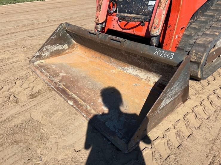 2017-kubota-svl95-2s-image-18