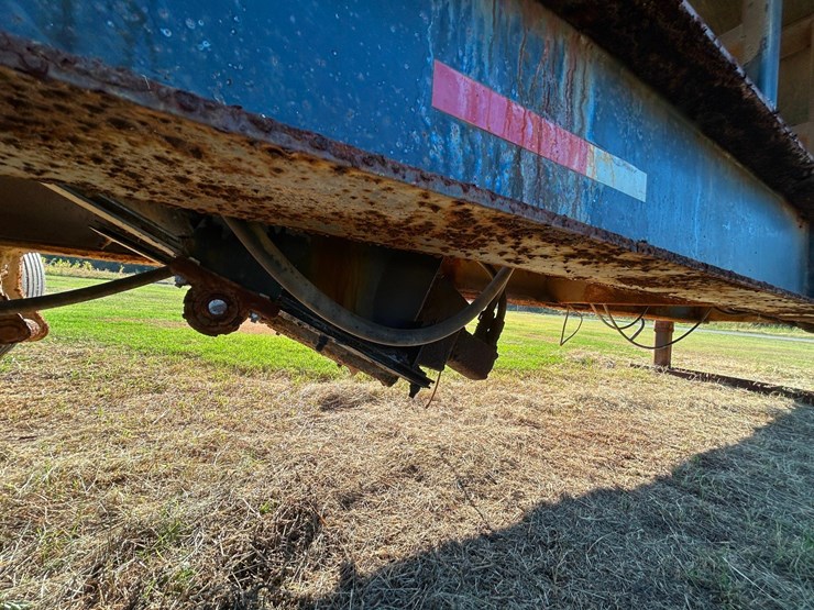 2011-magnolia-trailer-image-37