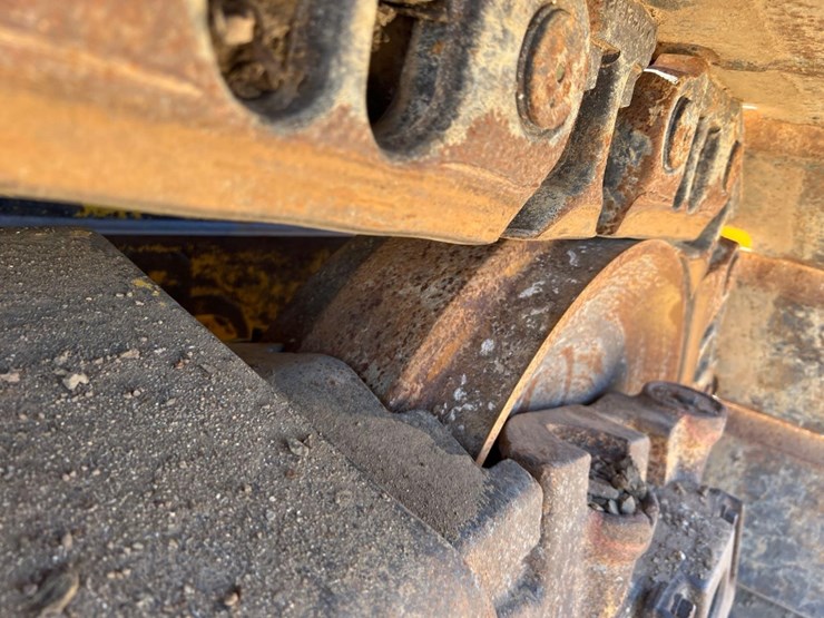 2021-komatsu-d71px-24-image-19