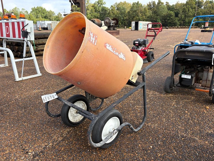 #6939-•-electric-concrete-mixer-image-1
