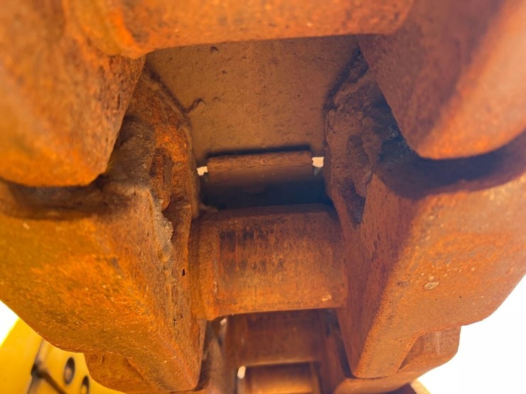 2006-caterpillar-d8t-image-13