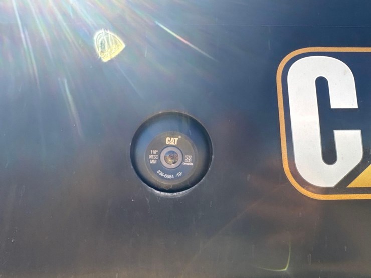 2022-caterpillar-246d3-image-14