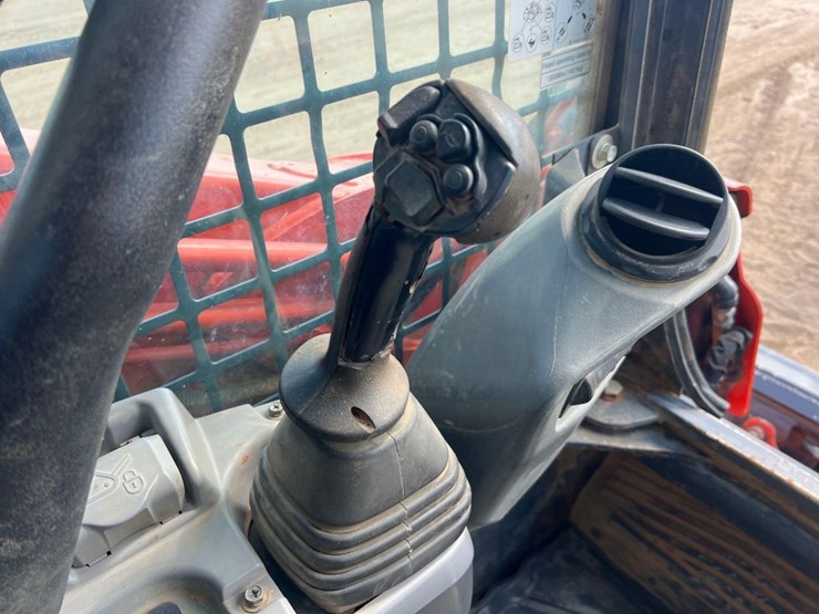 2019-kubota-svl95-2s-image-31