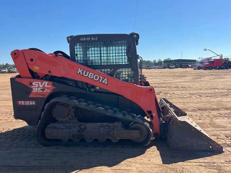 2017-kubota-svl95-2s-image-5
