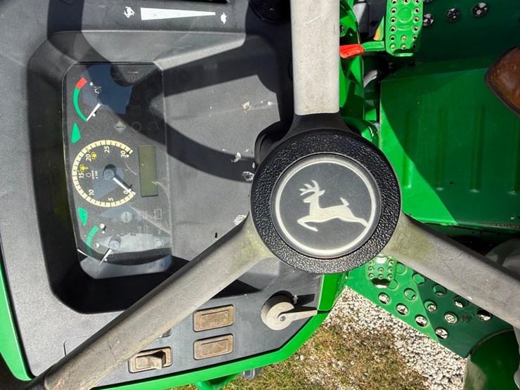 2015-john-deere-5065e-image-36