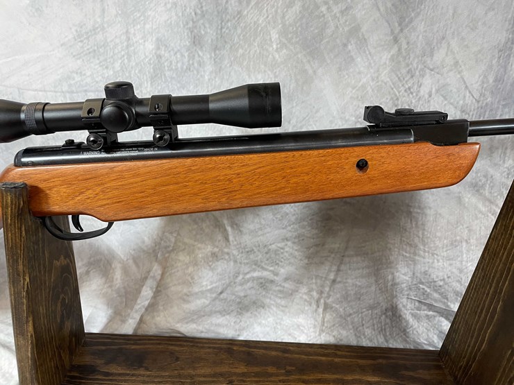 #2056-•-crossman-quest-1000x-air-gun-image-4