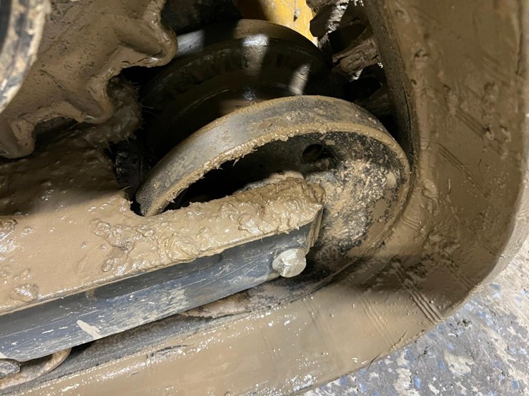 2023-deere-333g-image-15