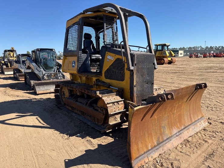 2006-deere-650j-xlt-image-6